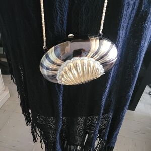 Metallic Shell Clutch Crossbody - Gold